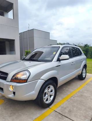 HYUNDAI TUCSON 2.0 MPFI GLS 16V 143CV 2WD FLEX 4P AUTOMÁTICO HYUNDAI TUCSON 2.0 MPFI GLS 16V 143CV 2WD FLEX 4P AUTOMÁTICO